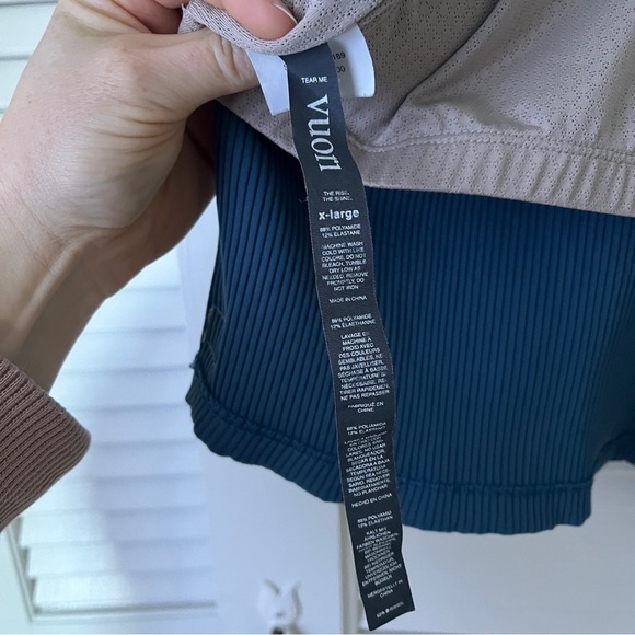 Vuori Ribbed Crop Tank w/ Built in Shelf Bra | Stone Blue | XL - Picture 9 of 10